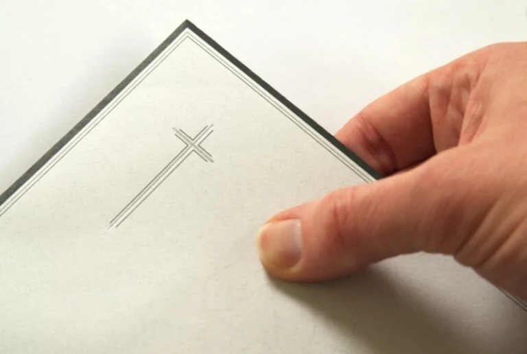 Jak ogłosić śmierć bliskiej osoby?